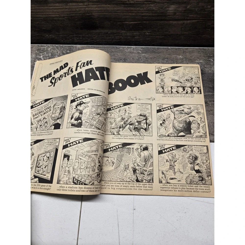 1986 MAD Magazine #261 FN+ 6.5‎ Miami Vice Parody / Fisherman Collection